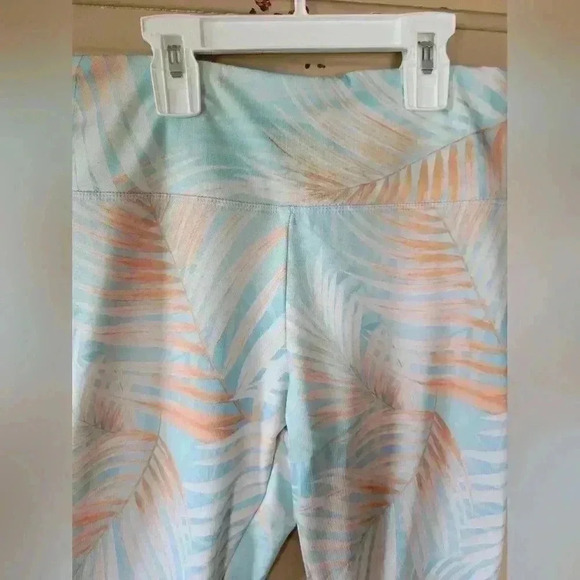 Forever 21 Size Small Pink and Blue Tropical Leggings Yoga Leggings - Picture 2 of 7